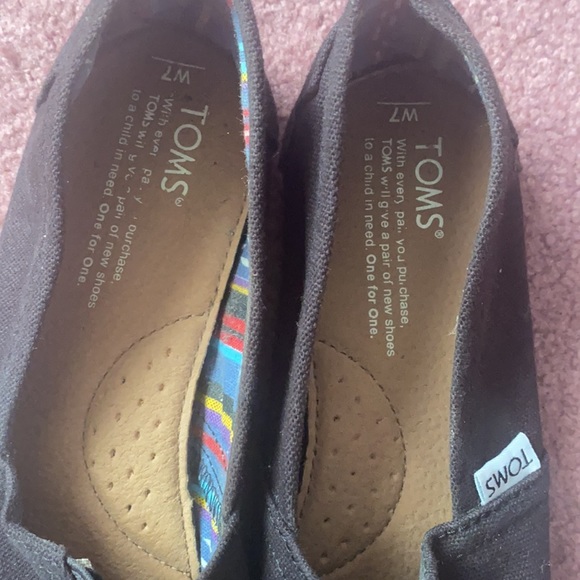 Toms - Picture 3 of 3